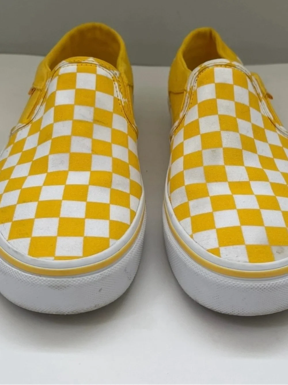 Vans Checkerboard Slip-On Sneakers in Yellow and White Women’s Sz 7.5